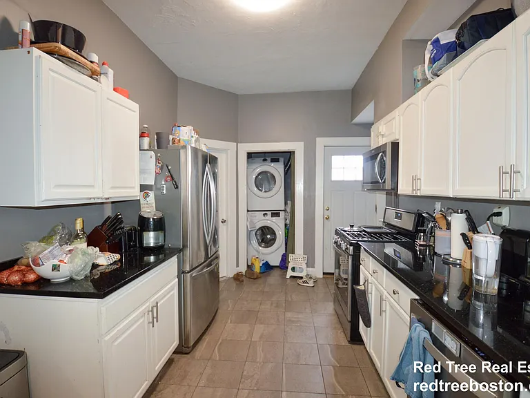 85 Surrey St #1B — Photo 4