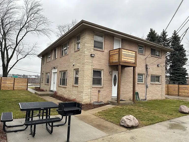 4707 W Wells St — Photo 10