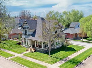 548 W 2nd St, Weiser, ID 83672