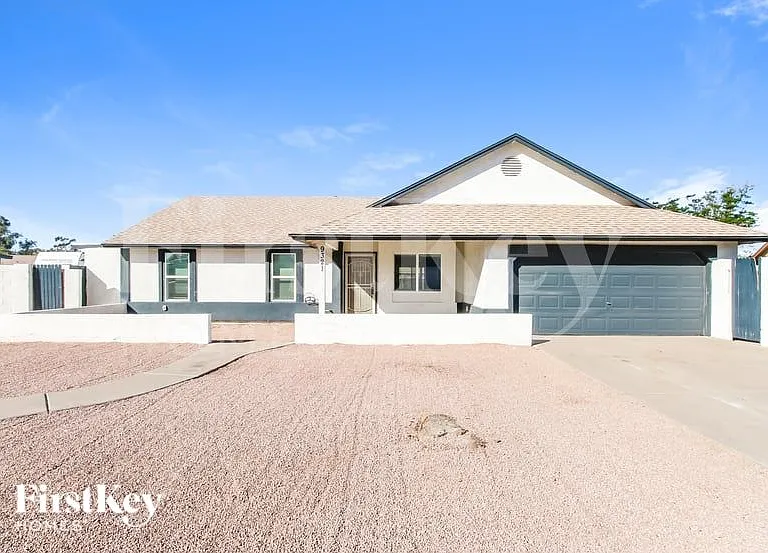 9321 E Dallas St — Photo 1
