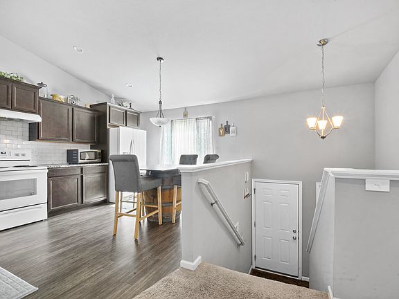 2nd image of 1015 Point Way