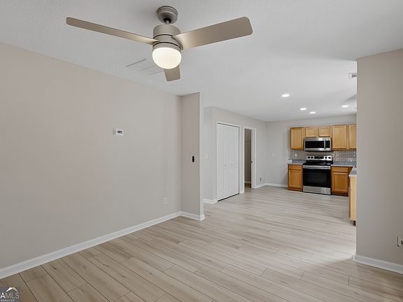 4th image of 481 Hillandale Park Dr