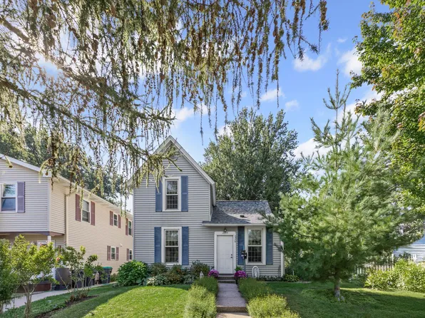 2594 15th Ave E, North Saint Paul, MN 55109