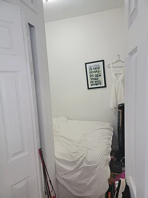 Rented by Avenues Real Estate | media 13