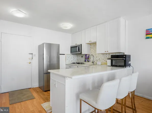 922 24th St NW APT 801, Washington, DC 20037