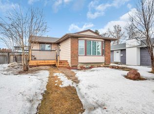 2010 46th St NW, Edmonton, AB