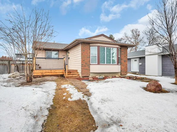 2010 46th St NW, Edmonton, AB T6L 2T5