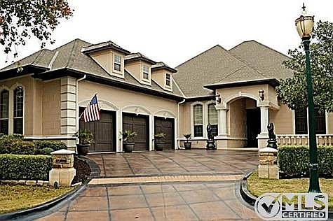 1st image of 1327 Regency Ct