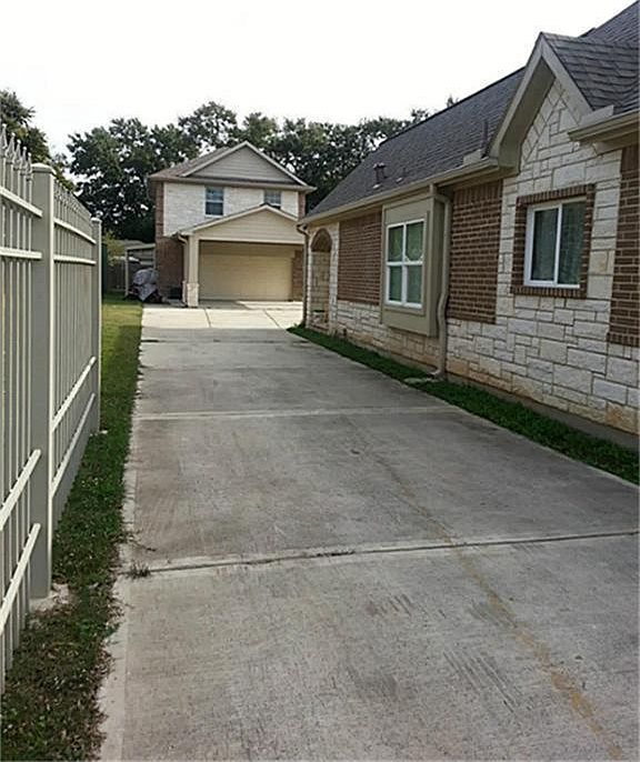 1st image of 1515 Scarborough Ln