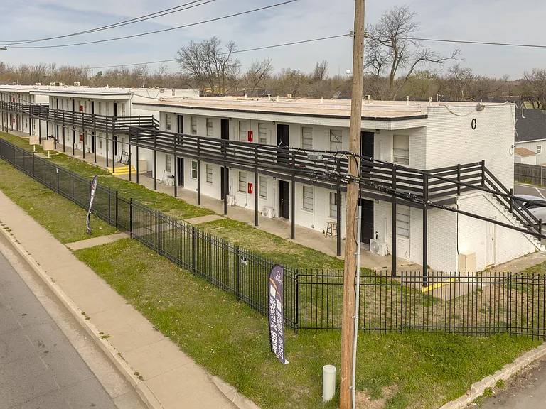 4701 NW 16th St #24 — Photo 30