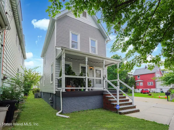 28 Hooker Pl, Staten Island, NY 10302