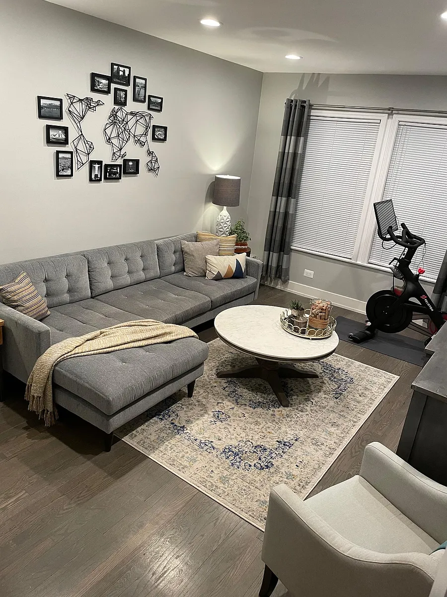 Building Photo - 3243 N Damen Ave #2