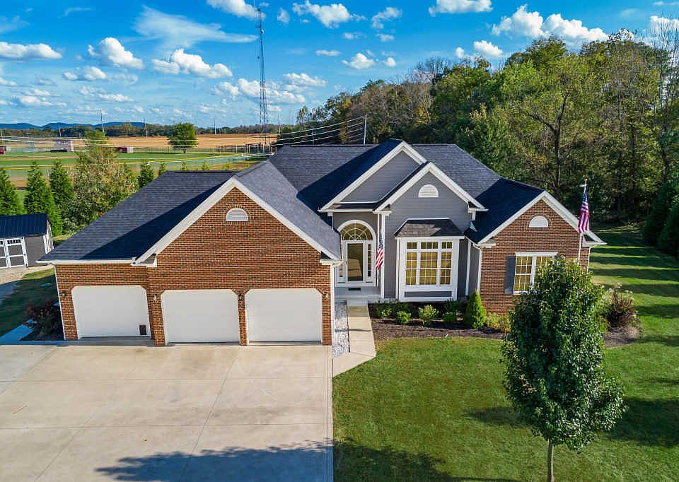 1st image of 5 Forest Edge Dr