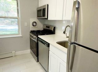 Station Square Apartments Modern Living with Unbeatable Convenience, East Rutherford, NJ 07073