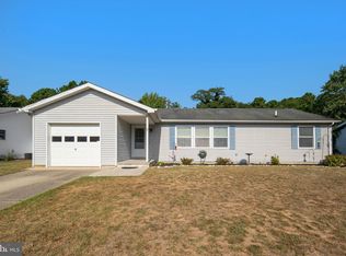 7 S Navajo Dr, Waretown, NJ 08758