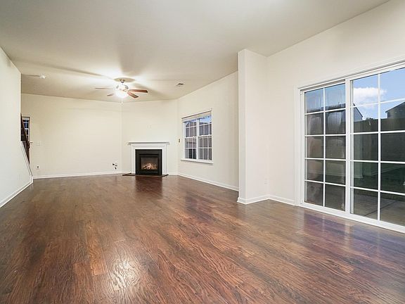 5th image of 821 Hillsdale Ave