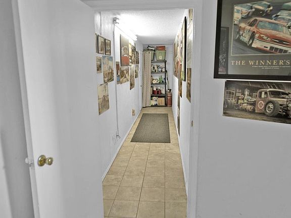 5th image of 11101 Dyer St #2