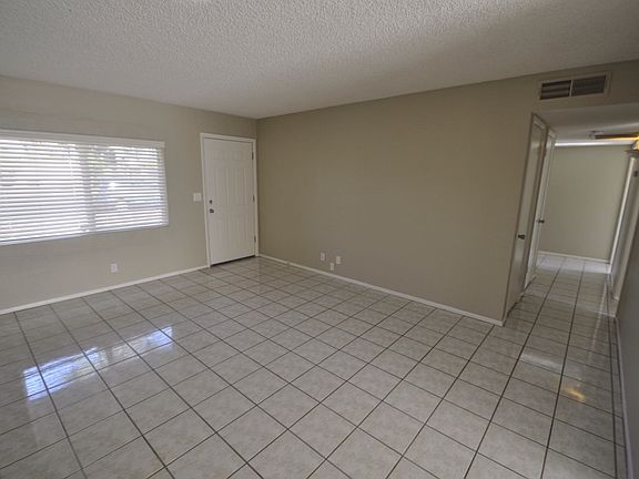 3rd image of 5701 W Sunnyside Dr