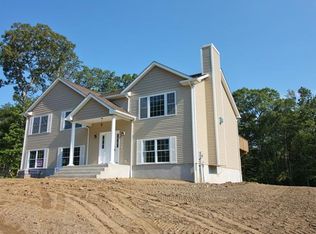 57 Athena Ct, Mahopac, NY 10541