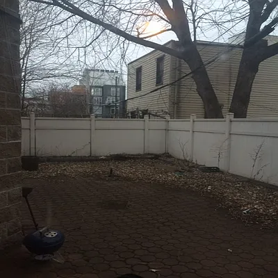 Rented by Location Realty | media 18