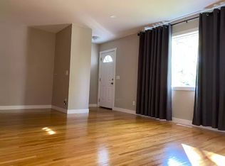 438 24th Ave NE, Calgary, AB T2E1X1