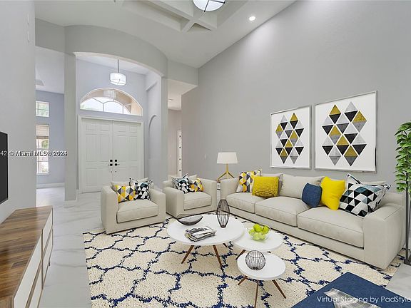 2nd image of 10440 Trianon Pl