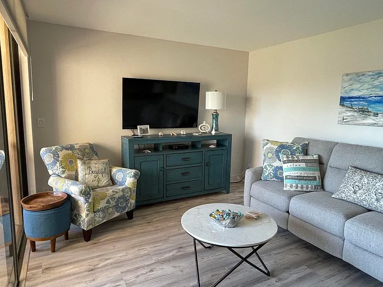 2455 Lindell Blvd #3203 — Photo 6