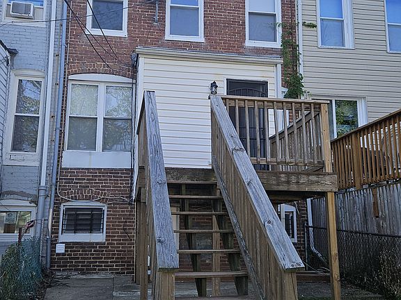4th image of 2615 Garrett Ave