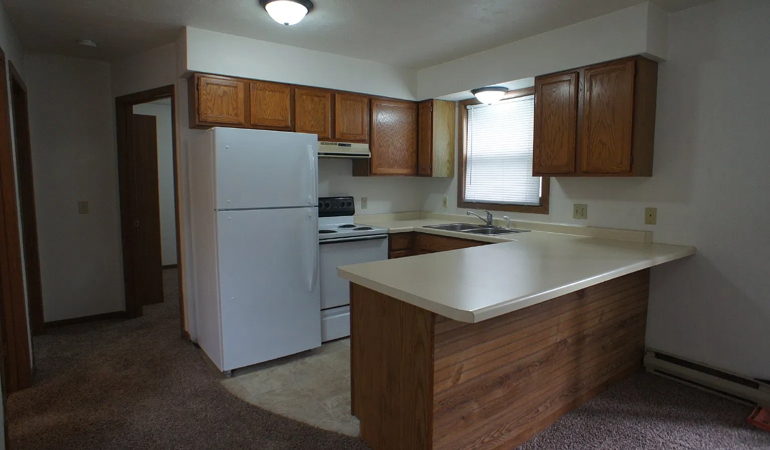 2 bed, 1.0 bath, $829 — Photo 2