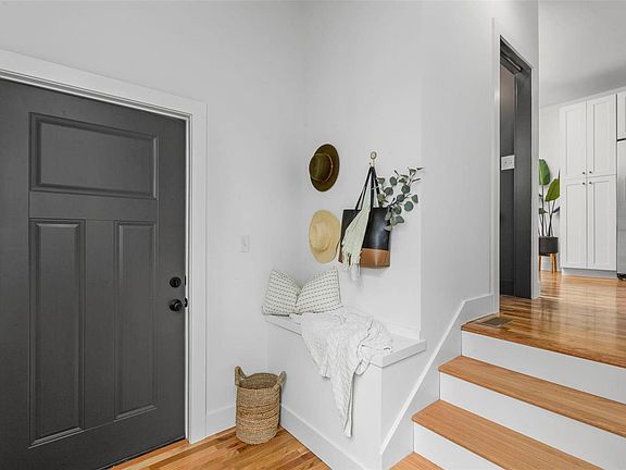 3rd image of 7541 Weaver Ave