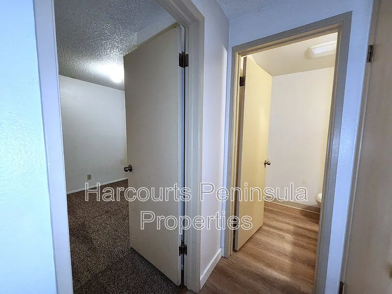 3 bed, 1.5 bath, 1146 sqft, $2,050 — Photo 2
