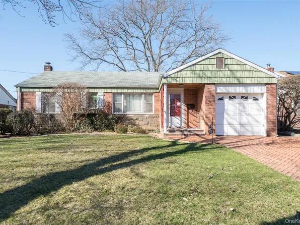 770 Palmetto Drive, Franklin Square, NY 11010