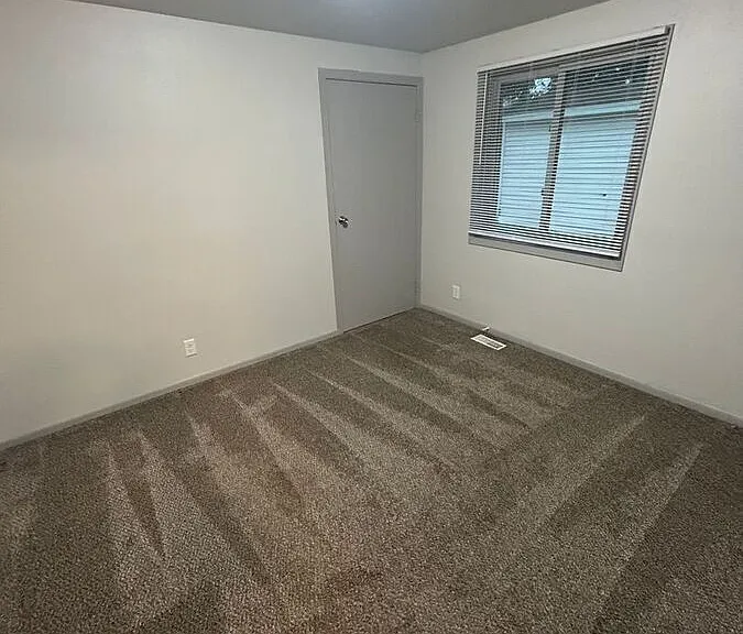 2606 SE 8th Ct — Photo 8