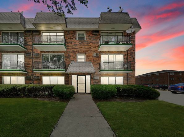 3760 W 120th St APT 2B, Alsip, IL 60803