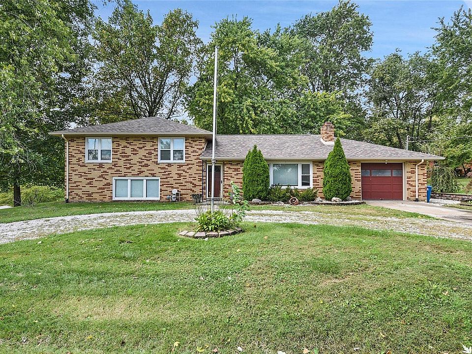 1st image of 48 Summit Dr