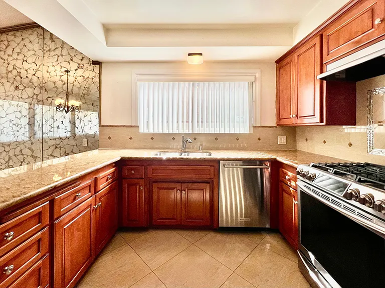 6725 Lennox Ave — Photo 19