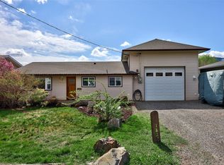 1825 Parkcrest Ave, Kamloops, BC V2B4W8