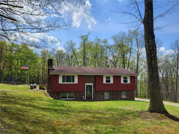 45 Coulter Estates Dr, Burgettstown, PA 15021