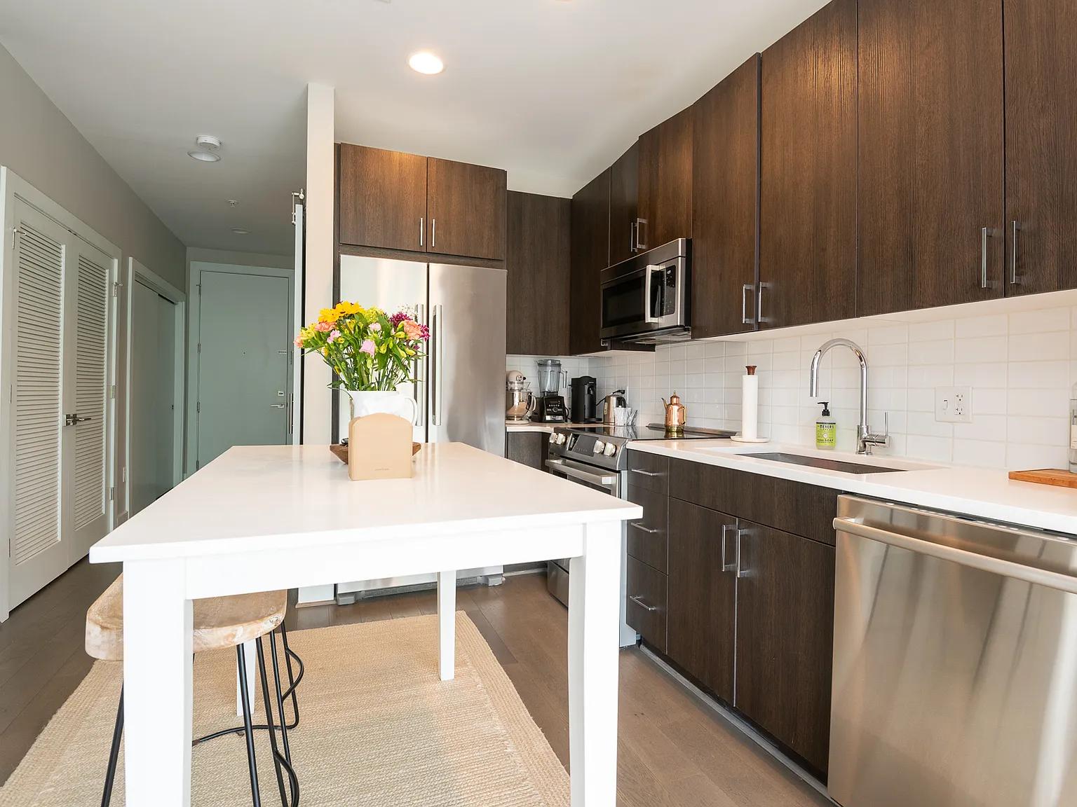 1 bed, 670 sqft, $2,375 — Photo 2