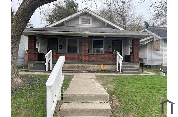 807 N Denny St photo 1