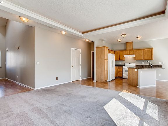 4th image of 1404 NE Birkshire Ct