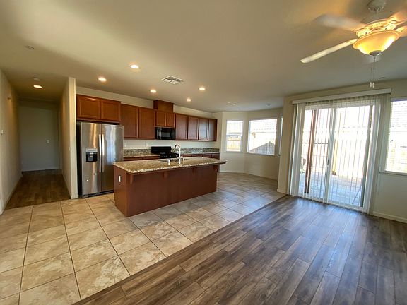 3rd image of 2498 N Mountainside Dr