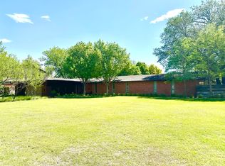 1408 Borger St, Plainview, TX 79072