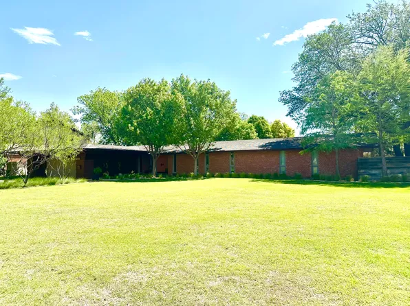 1408 Borger St, Plainview, TX 79072