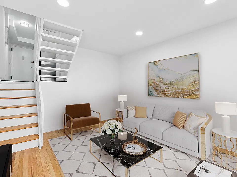 134 E 22nd St #307