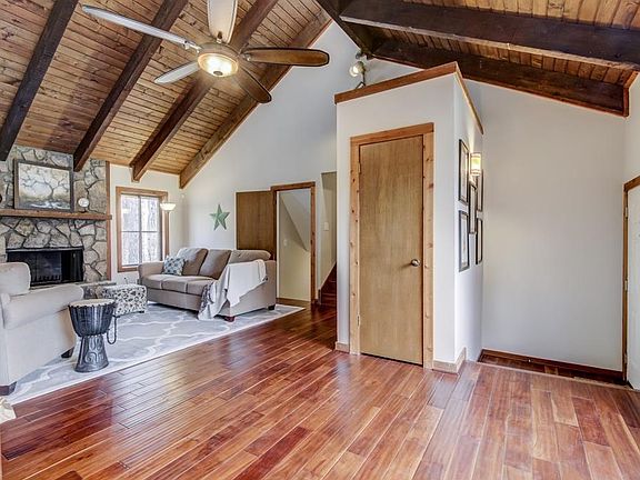 3rd image of 2213 Carlyle Dr