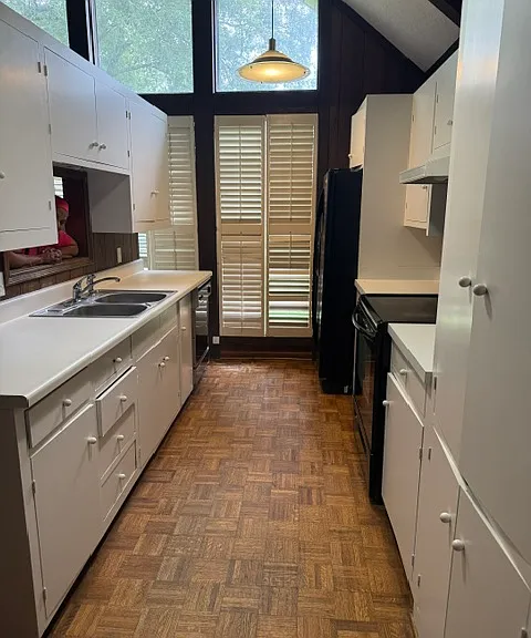 1115 Ivy Ln — Photo 4