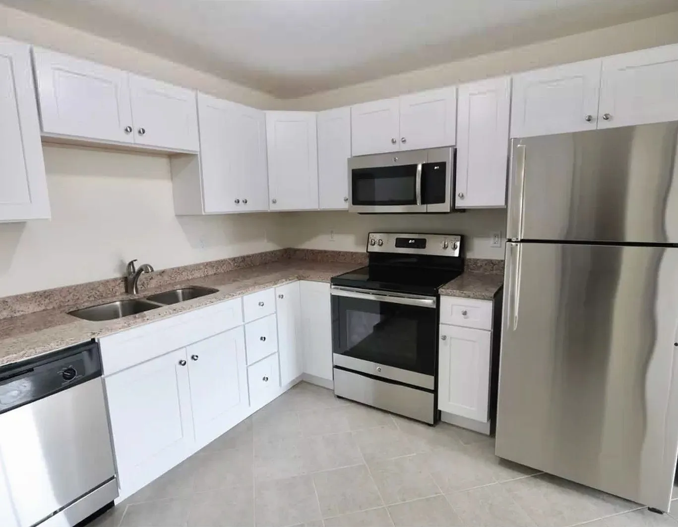 5 Rogers Way — Photo 1