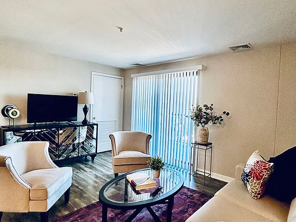 2nd image of 371 Bergen Blvd APT 503