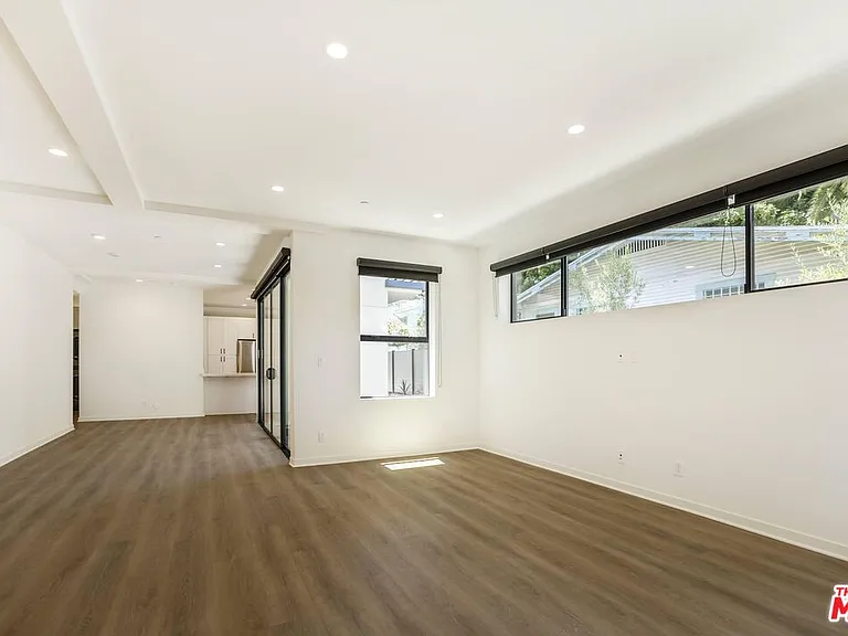 538 Vernon Ave — Photo 11